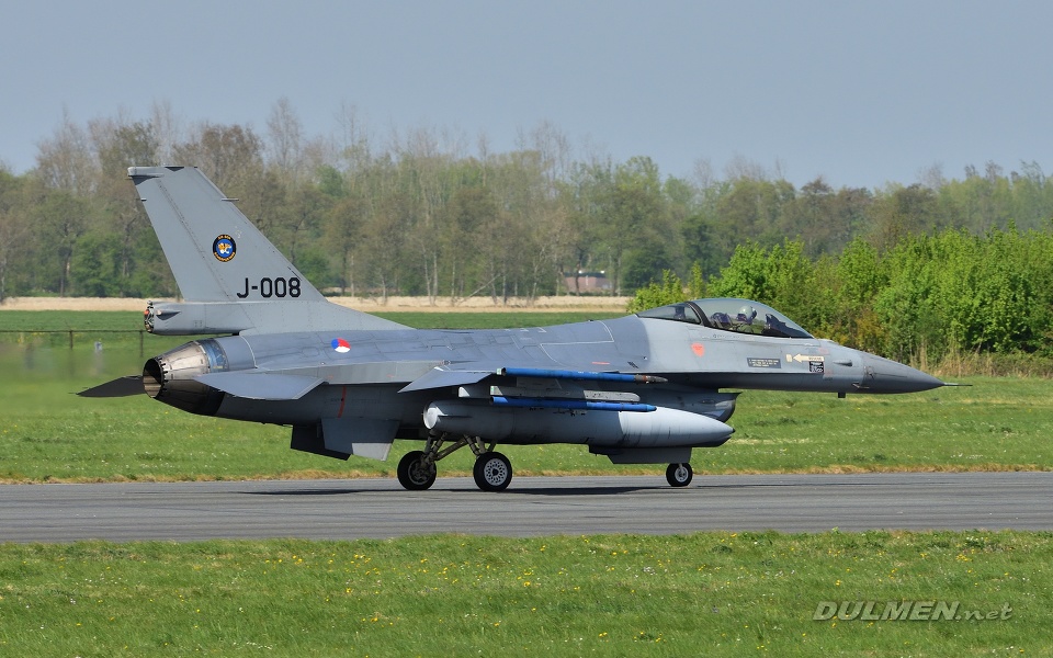 F-16AM J-008 313sqn